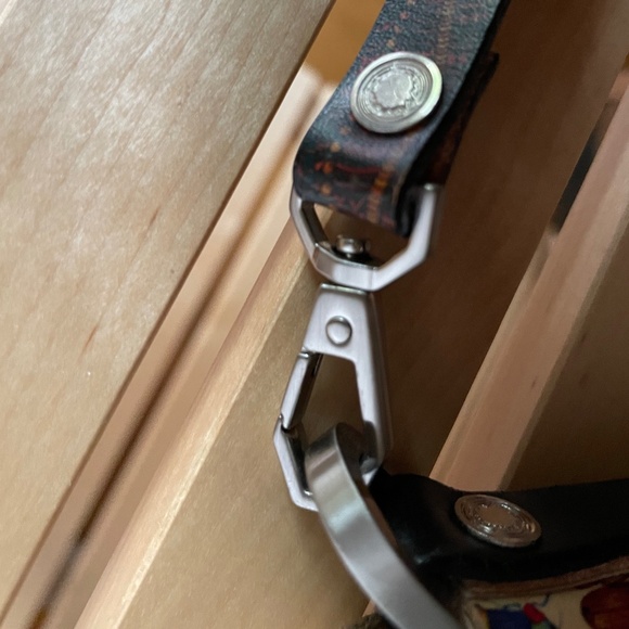 Jon Wye crossbody purse - Picture 7 of 8